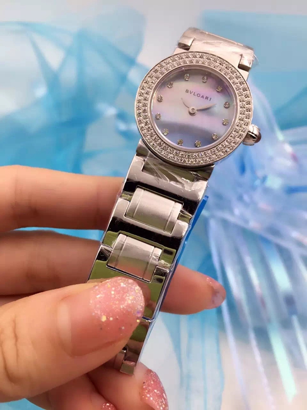 ブルガリ時計正面デザイン